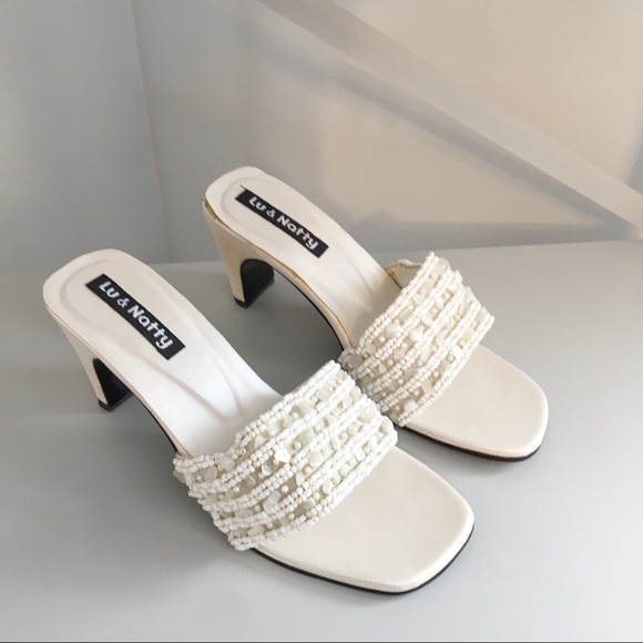 Vintage Shoes - Ivory Beaded Heel Sandals